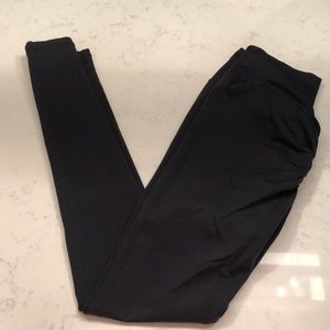 High V waisted booty scrunch leggings